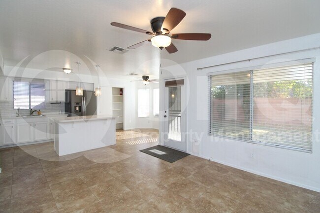 Foto del edificio - 2221 E Union Hills Dr