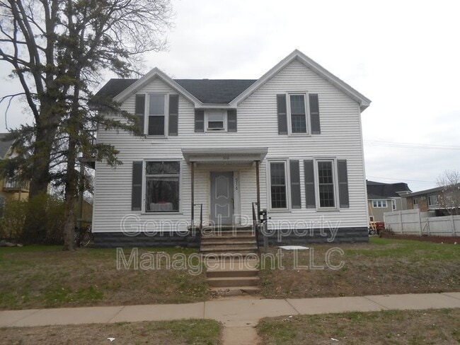 Building Photo - Nice 4 Bed 1 Bath close to UWEC and Water St! Available June 1st