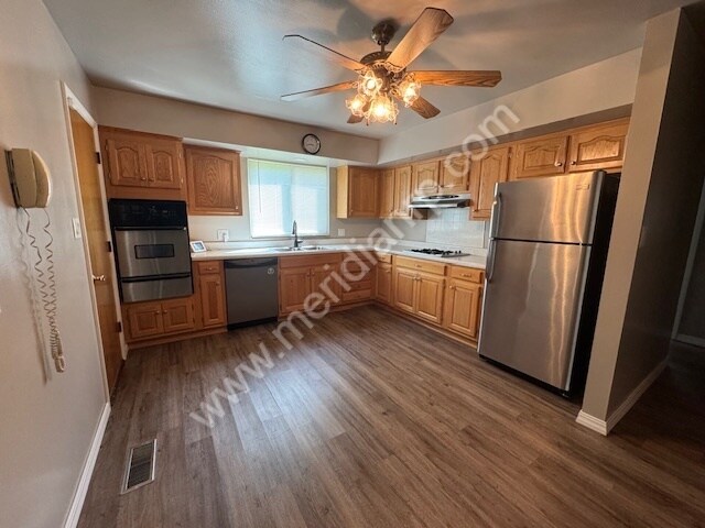 Foto del edificio - 2219 Drake Dr
