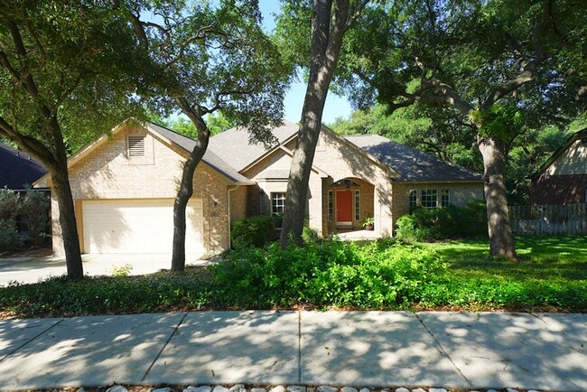 Foto del edificio - Gorgeous Home in the Coveted Greenshire Subdivision - Realtor Commission: $400