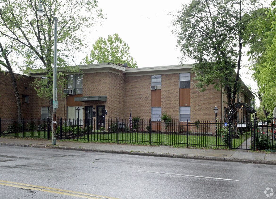 Primary Photo - 931 S Cooper St