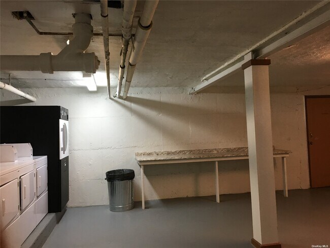 Building Photo - 110 Division Ave