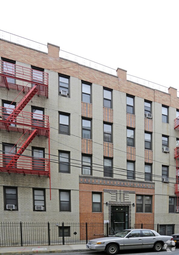 Foto del edificio - 4263 Layton St
