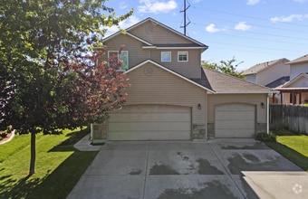 Building Photo - 3224 Capistrano Ave S