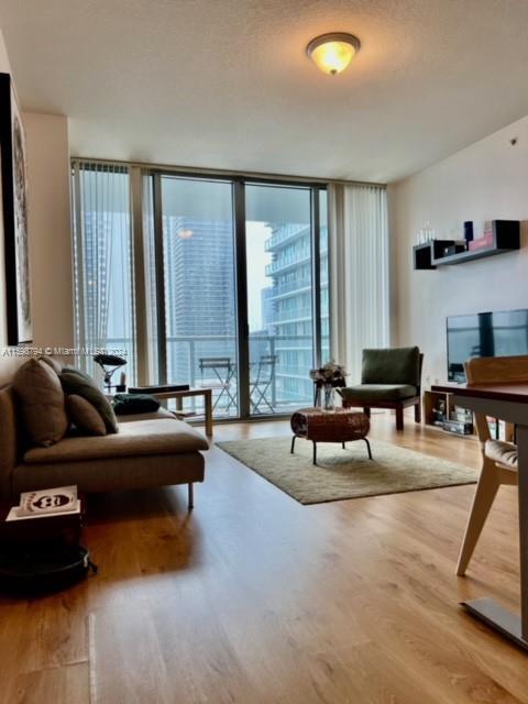 Foto del edificio - 79 SW 12th St