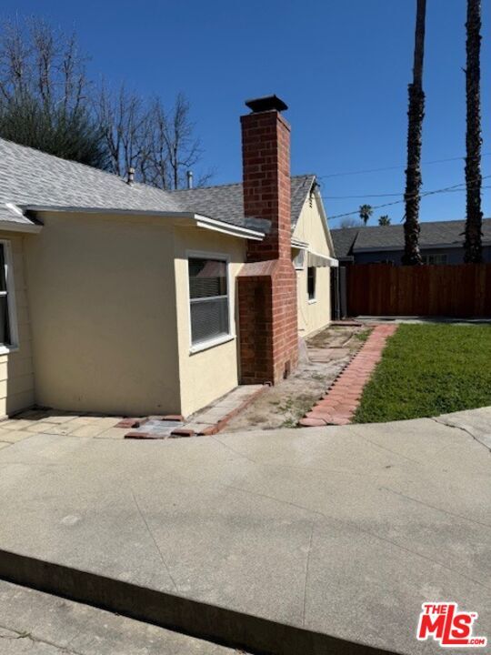 Foto del edificio - 17400 Cantlay St