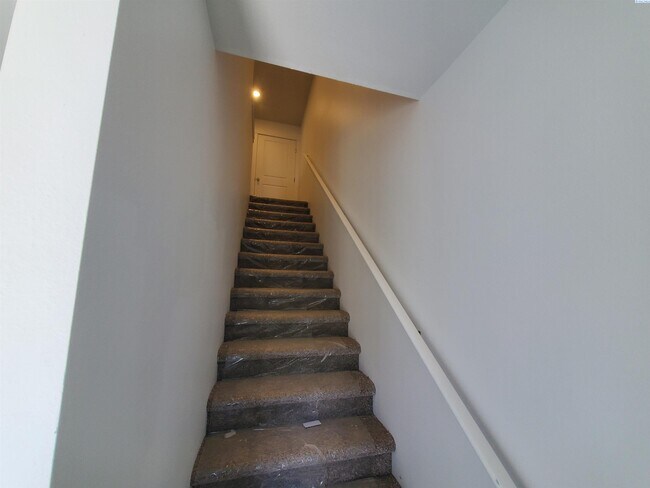 Foto del edificio - Brand New For Rent