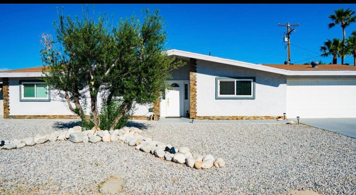Primary Photo - 1832 N San Gorgonio Rd