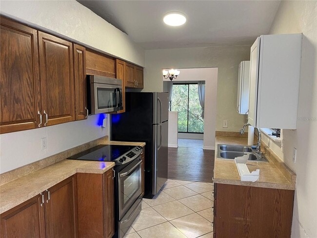 Building Photo - 4531 SW 83 Dr