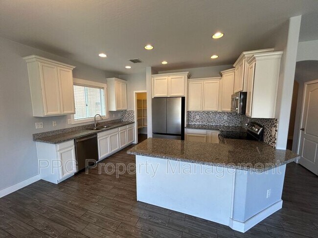 Foto del edificio - 804 Gary Ln