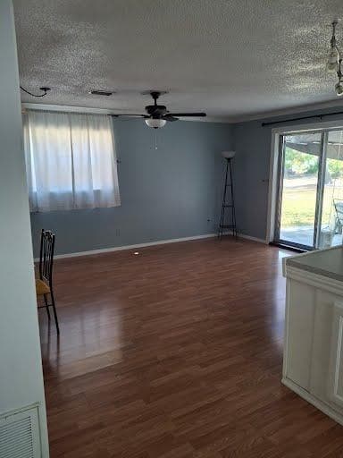 Foto del edificio - 9723 Tom St