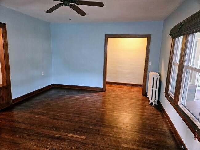 Building Photo - 1296 W 116th St