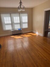 Building Photo - 883 Farmington Ave