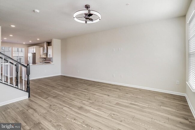 Building Photo - 421 Ensemble Wy