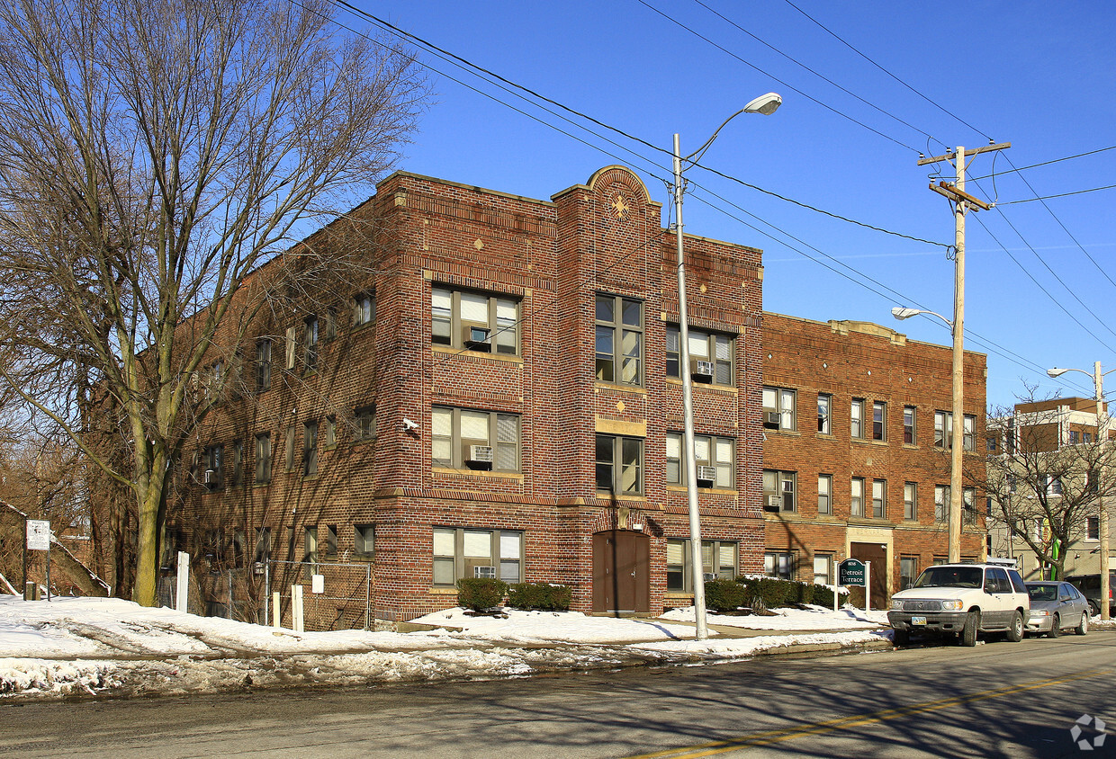 Primary Photo - Magnolia on Detroit Apartments