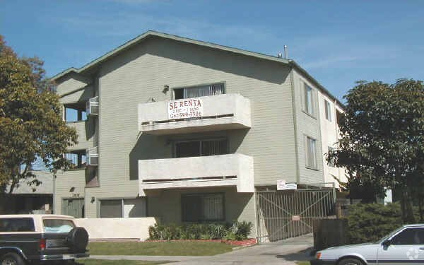 Building Photo - 766 Gardenia Ave