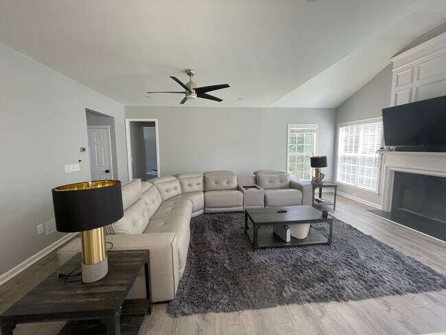 Living room - 5032 Crystal Downs Ln