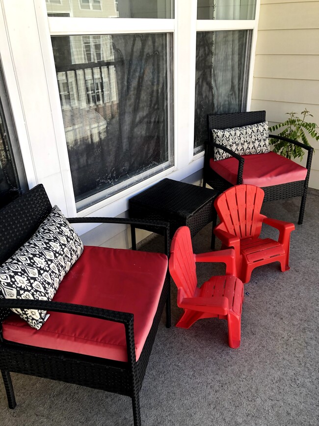 Balcony - 2941 Finsbury Pl