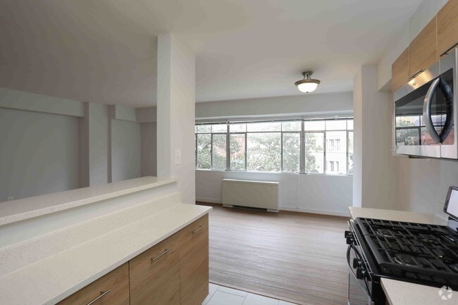 1BR, 1BA - 798 SF - Gelmarc Towers Apartments