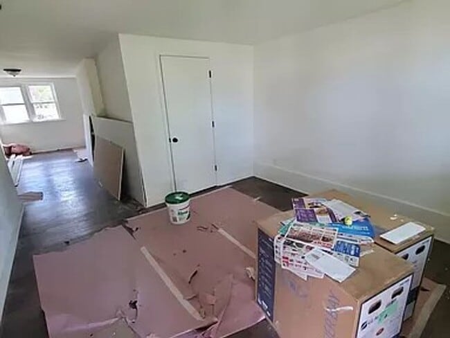 Building Photo - 3 Bedroom 1.5 Bath