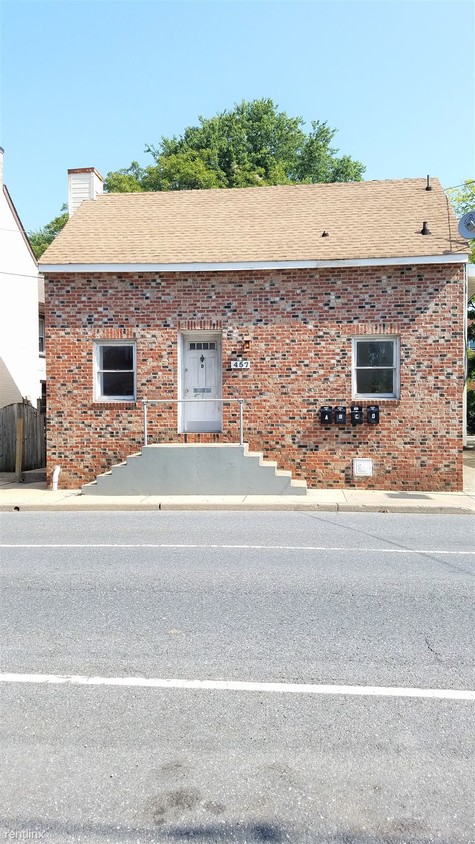 Primary Photo - 1 br, 1 bath Apartment - 457 W South St Apt C