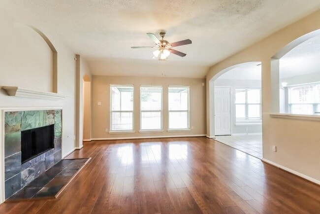 Building Photo - 3227 Spring Ranch Ln