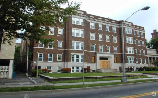 Primary Photo - The Courtyard