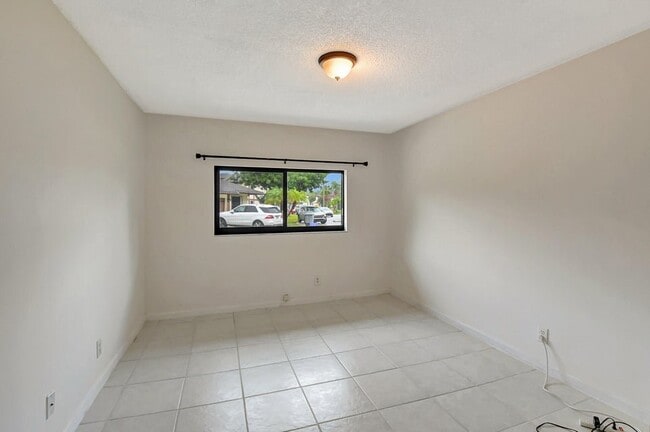 Building Photo - 20771 Boca Ridge Dr N