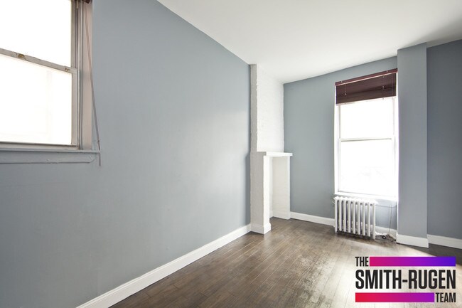 Foto del edificio - 350 W 47th St