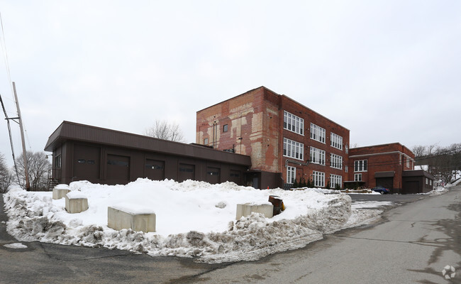 Building Photo - 20 School St