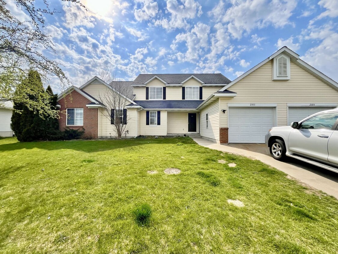 21032105 Kinnrow Ave NW Unit 2105, Walker, MI 49534 Room for Rent in