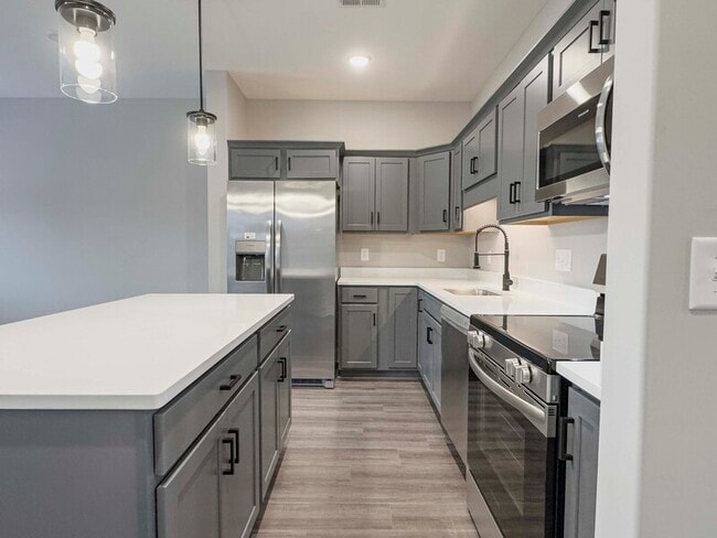 Building Photo - 406 Jonathan Wade Cir