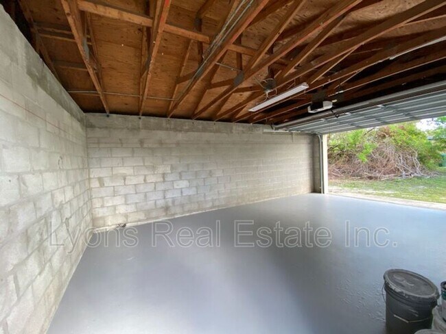 Building Photo - 245 Cape Coral Pkwy E