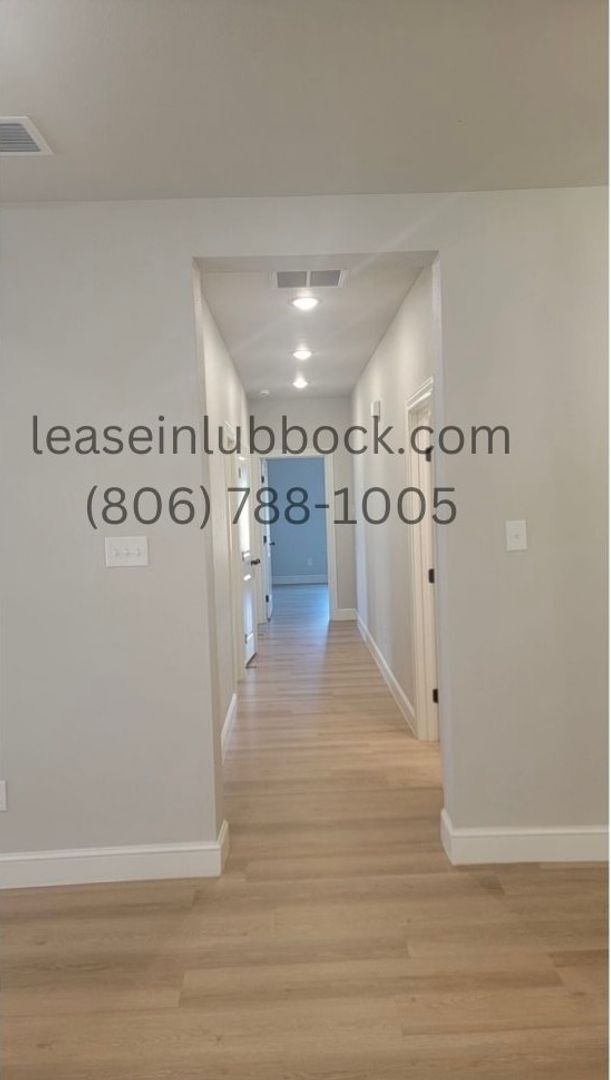 Building Photo - New Townhome in Escondido