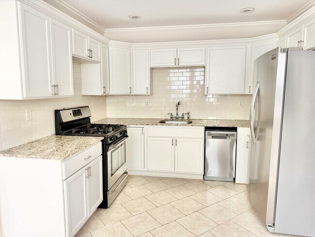 Foto del edificio - 4717 Orchid St