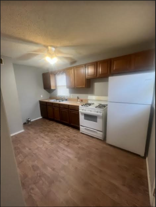 Building Photo - Adorable 2 Bedroom 1 Bath Home in Southwes...