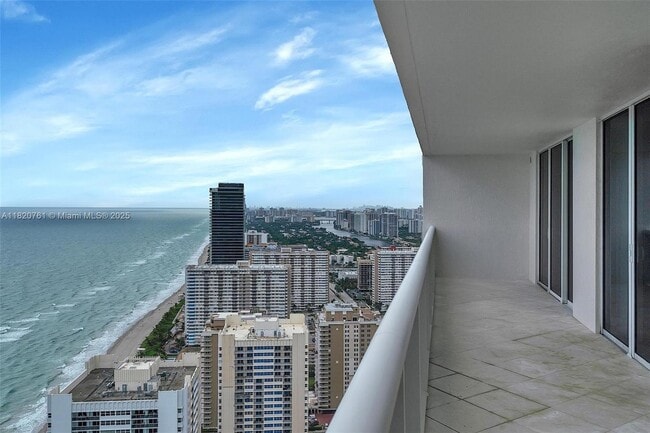Building Photo - 1850 S Ocean Dr