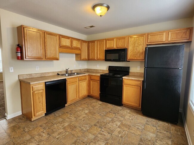 Foto del edificio - 248-2C EXECUTIVE AVE, CLARKSVILLE, TN 37042