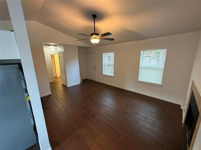 Foto del edificio - 9620 Sugar Hill Dr