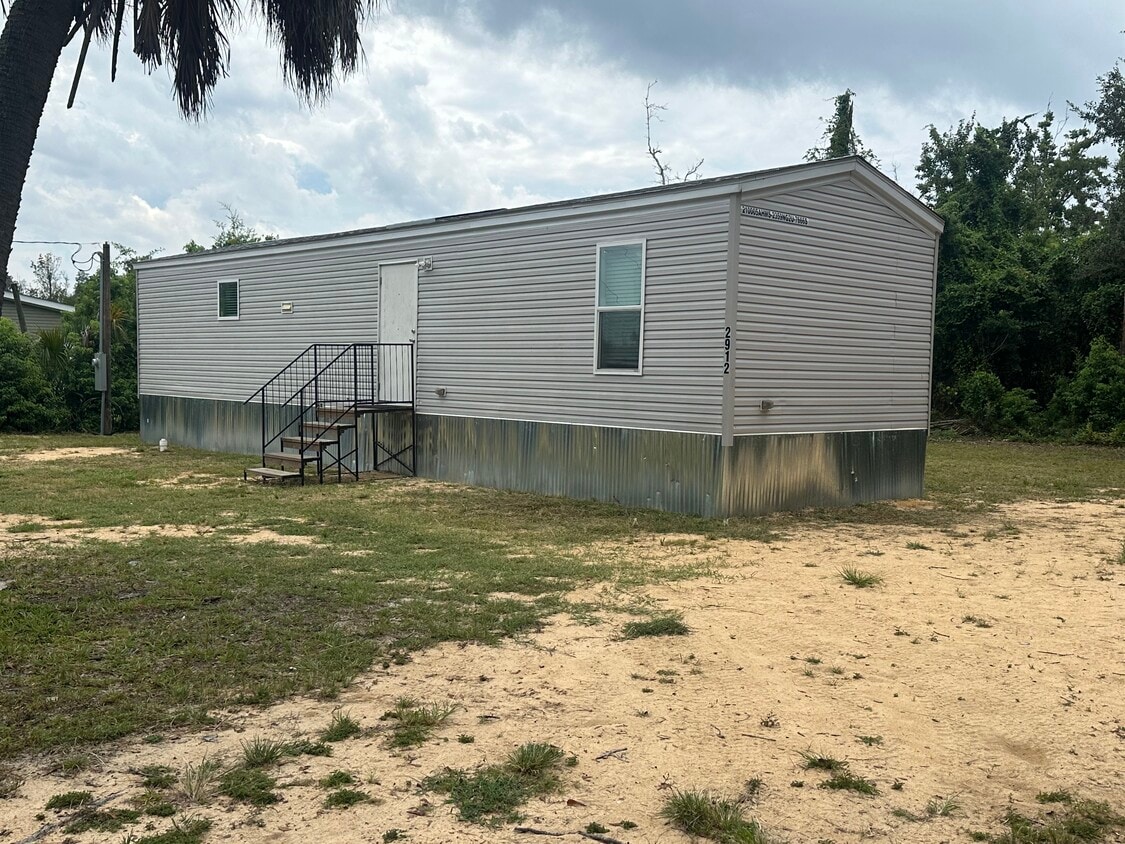 Foto principal - 2912 E 14th Ct