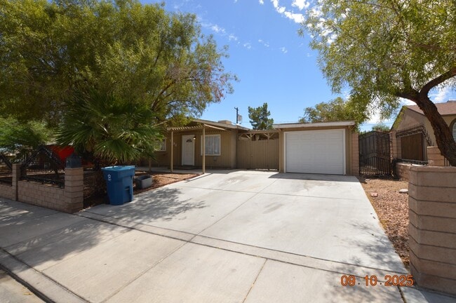 Building Photo - 1732 Canosa Ave