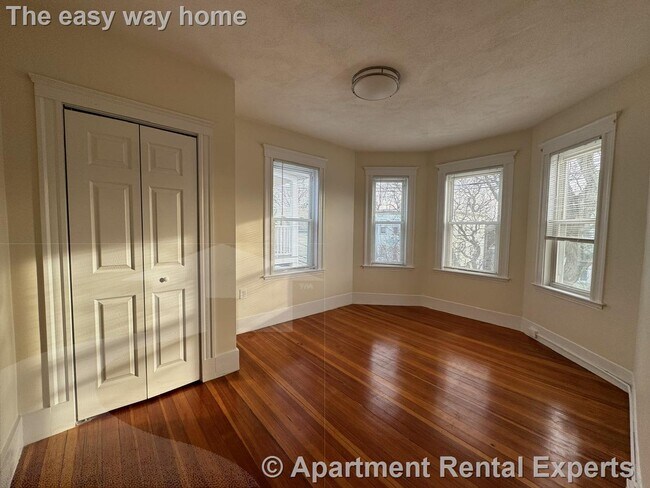 Building Photo - 65 Conwell Ave