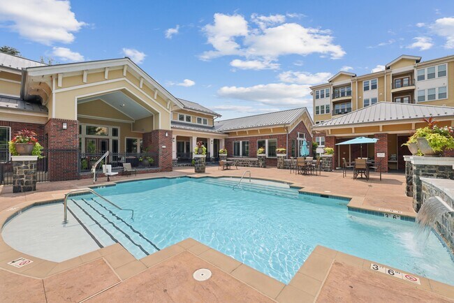 Building Photo - Stone Pointe