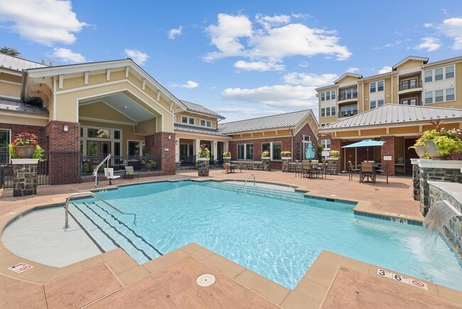 Building Photo - Stone Pointe