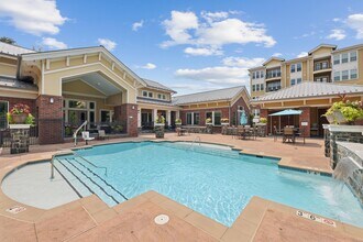 Building Photo - Stone Pointe