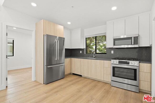 Building Photo - 2918 3rd St