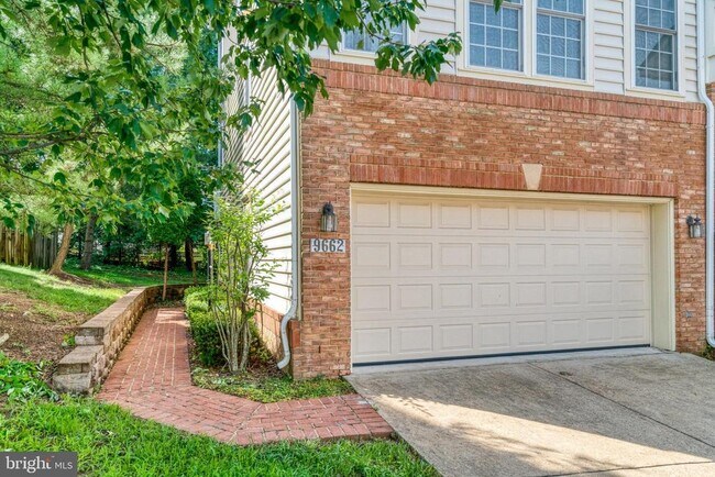 Foto del edificio - 9662 Potters Hill Cir