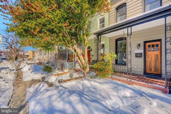 Foto del edificio - 3533 Keswick Rd