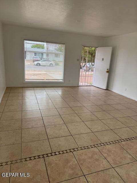 Building Photo - 4935 Guadalupe Dr
