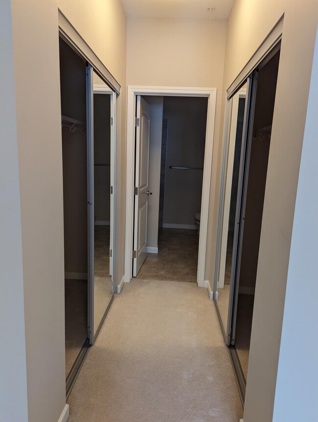 Building Photo - 2 Bed 2 Bath Unit in NW Edmonton, AB